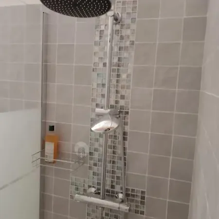 Logement De Charme Avec Terrasse Διαμέρισμα Sumène