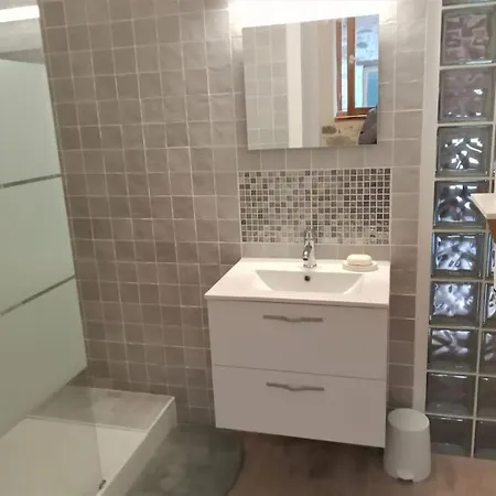 Logement De Charme Avec Terrasse